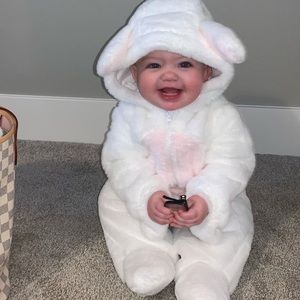 6-9M | First Impressions baby bunny Easter faux fur footie